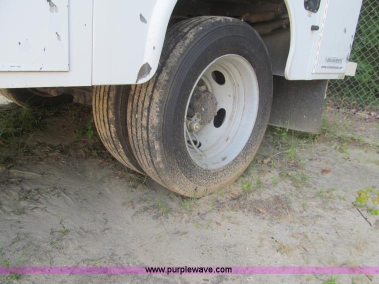 image for item I7011 2006 Ford F550 Super Duty XL service truck