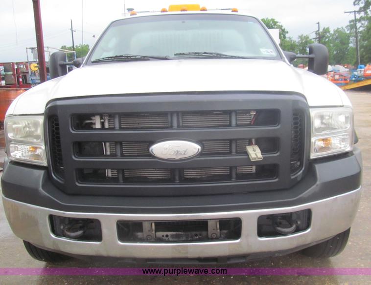 image for item J2000 2007 Ford F550 Super Duty XL service truck