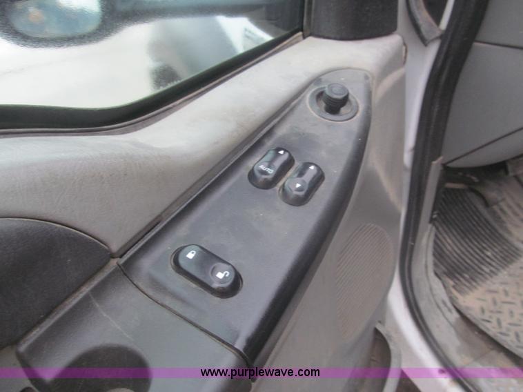 image for item J2000 2007 Ford F550 Super Duty XL service truck