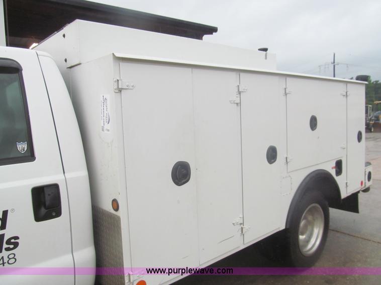 image for item J2000 2007 Ford F550 Super Duty XL service truck