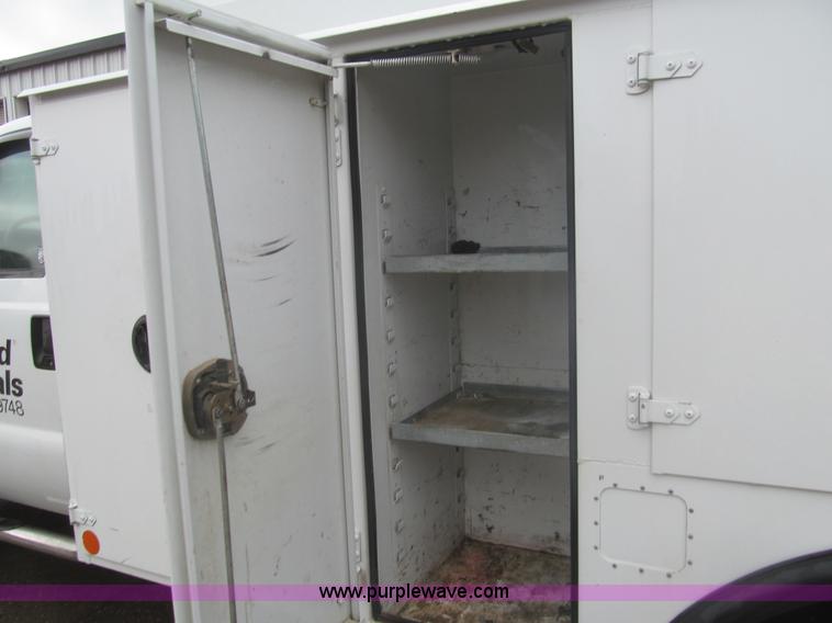 image for item J2000 2007 Ford F550 Super Duty XL service truck