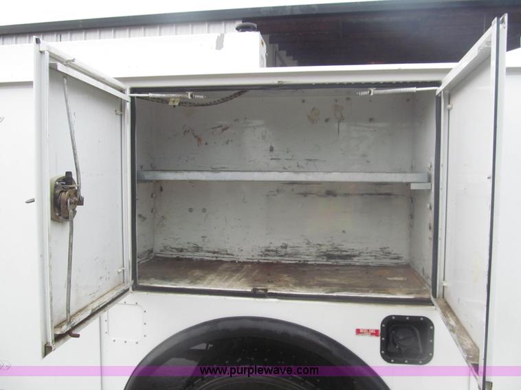 image for item J2000 2007 Ford F550 Super Duty XL service truck