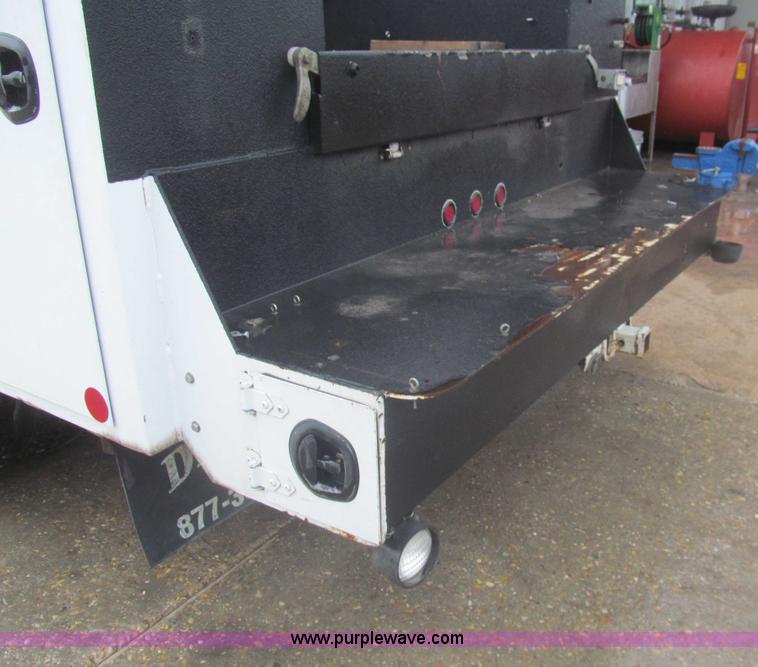 image for item J2000 2007 Ford F550 Super Duty XL service truck