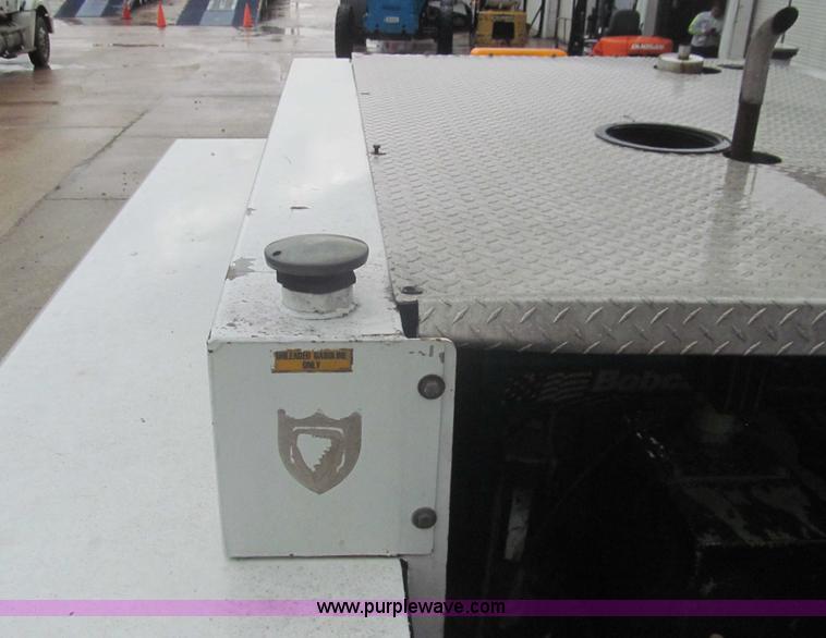 image for item J2000 2007 Ford F550 Super Duty XL service truck