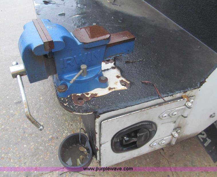 image for item J2000 2007 Ford F550 Super Duty XL service truck