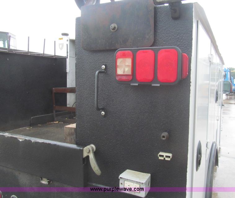 image for item J2000 2007 Ford F550 Super Duty XL service truck