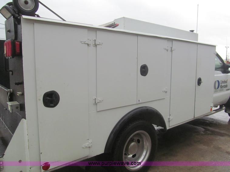 image for item J2000 2007 Ford F550 Super Duty XL service truck