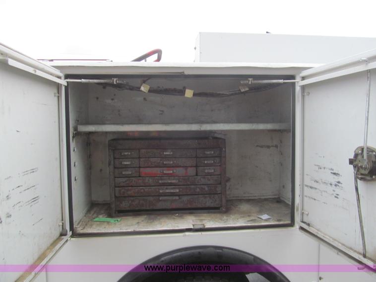 image for item J2000 2007 Ford F550 Super Duty XL service truck