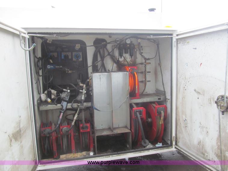 image for item J2000 2007 Ford F550 Super Duty XL service truck