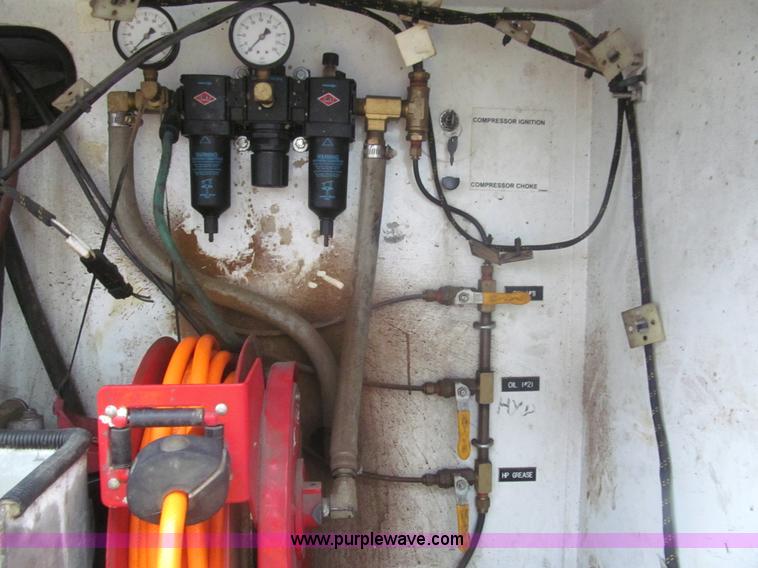 image for item J2000 2007 Ford F550 Super Duty XL service truck