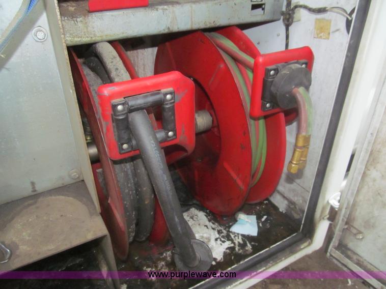 image for item J2000 2007 Ford F550 Super Duty XL service truck