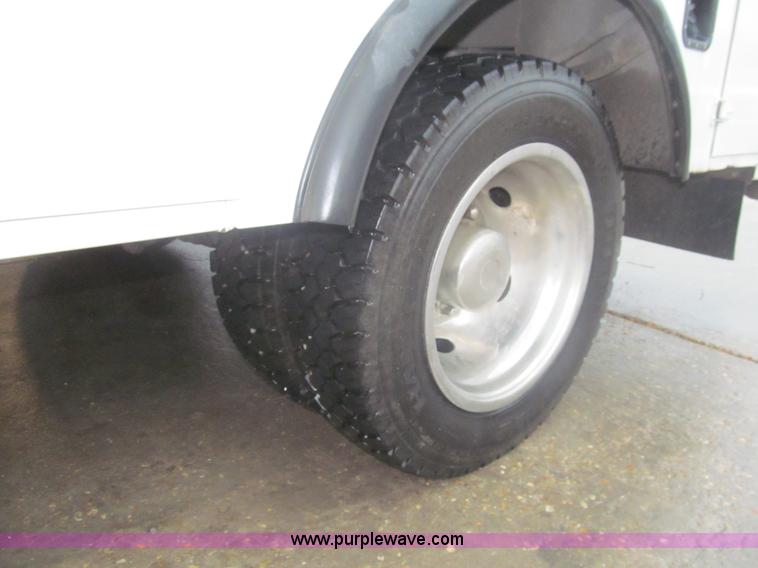 image for item J2000 2007 Ford F550 Super Duty XL service truck