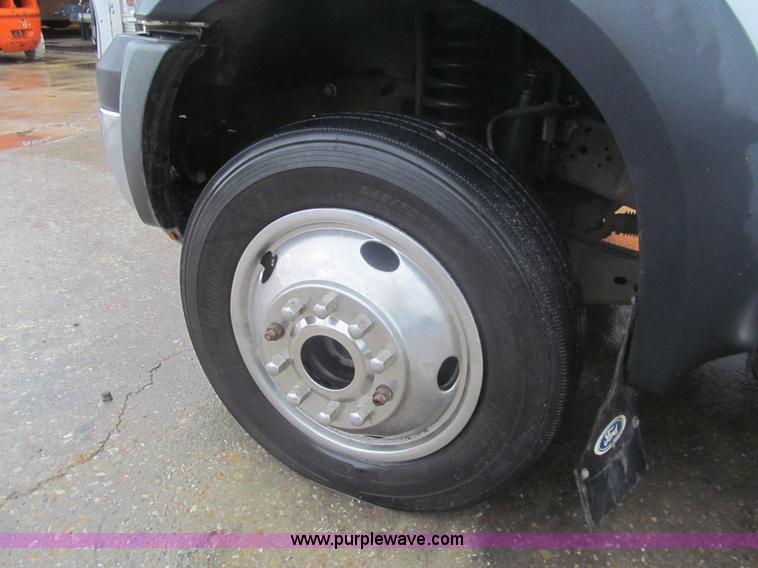 image for item J2000 2007 Ford F550 Super Duty XL service truck