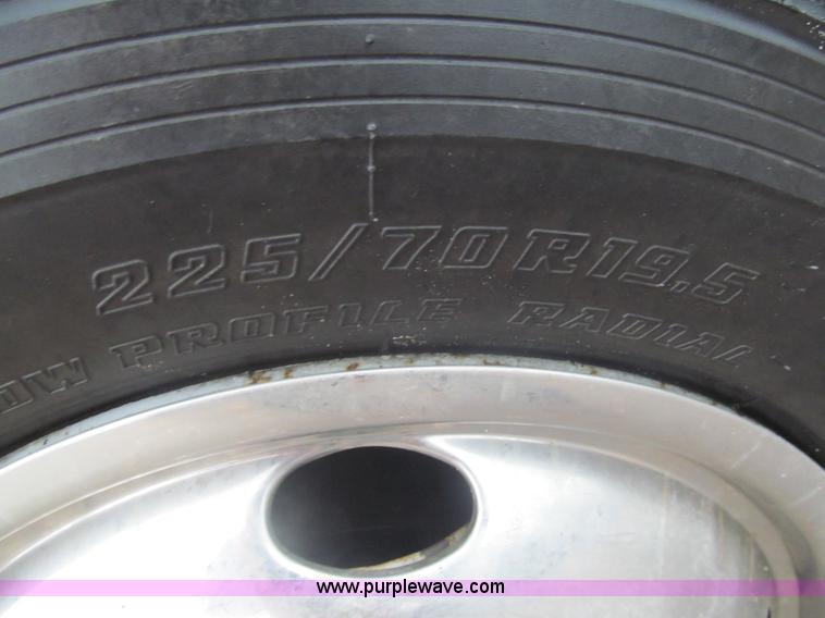 image for item J2000 2007 Ford F550 Super Duty XL service truck