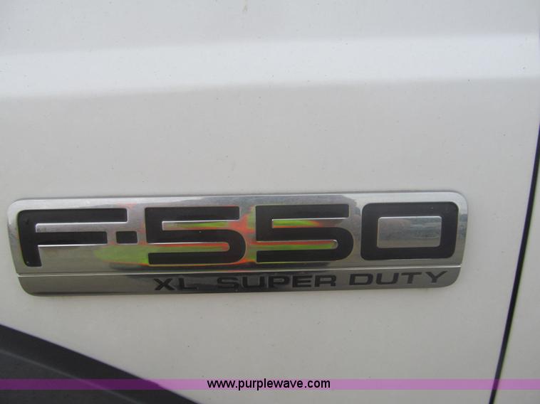 image for item J2000 2007 Ford F550 Super Duty XL service truck