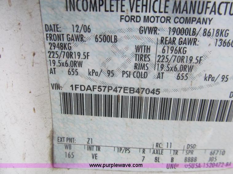 image for item J2000 2007 Ford F550 Super Duty XL service truck