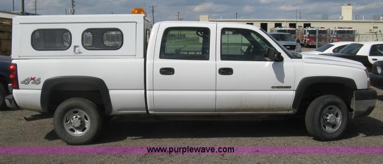 image for item AS9150 2006 Chevrolet Silverado 2500HD Crew Cab pickup truck