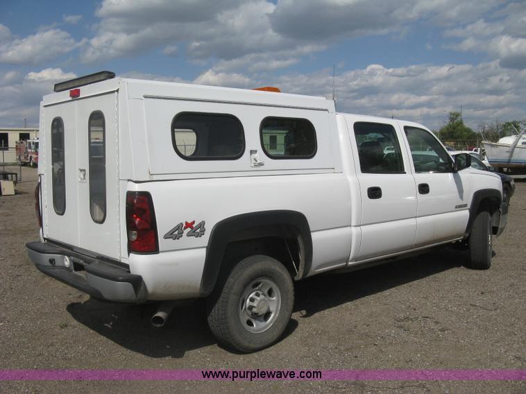 image for item AS9150 2006 Chevrolet Silverado 2500HD Crew Cab pickup truck