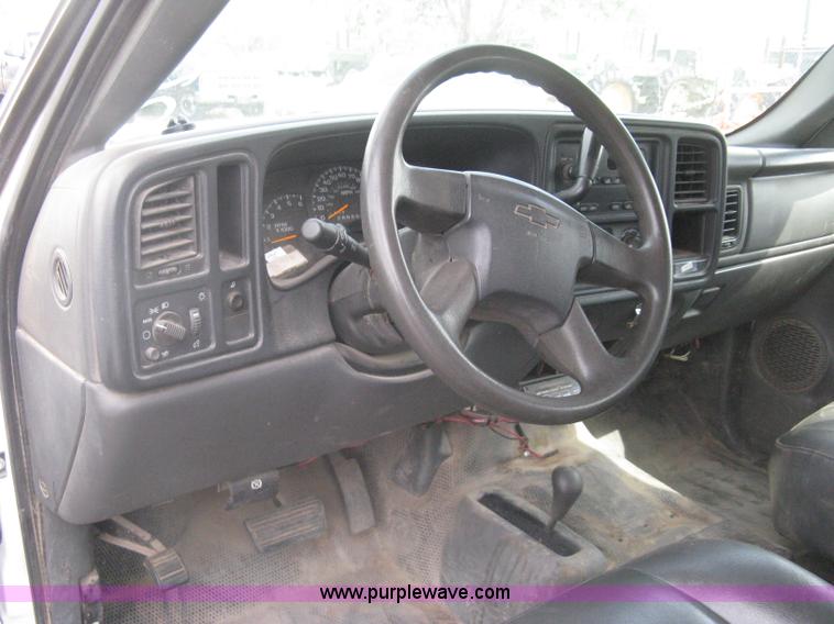 image for item AS9150 2006 Chevrolet Silverado 2500HD Crew Cab pickup truck