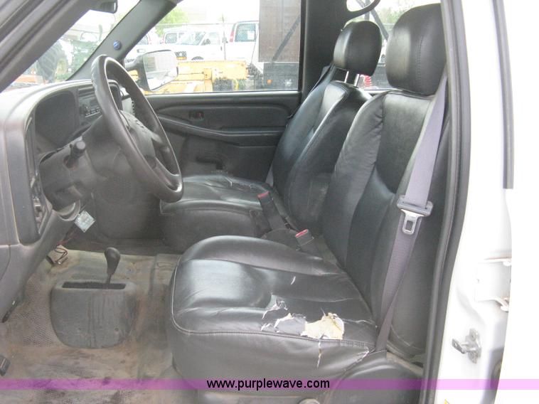 image for item AS9150 2006 Chevrolet Silverado 2500HD Crew Cab pickup truck