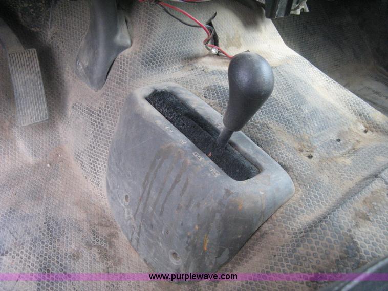 image for item AS9150 2006 Chevrolet Silverado 2500HD Crew Cab pickup truck