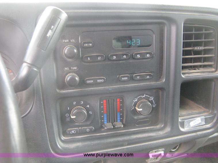 image for item AS9150 2006 Chevrolet Silverado 2500HD Crew Cab pickup truck