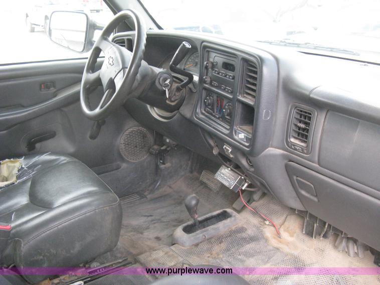 image for item AS9150 2006 Chevrolet Silverado 2500HD Crew Cab pickup truck