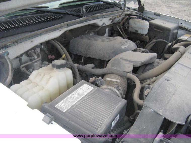 image for item AS9150 2006 Chevrolet Silverado 2500HD Crew Cab pickup truck