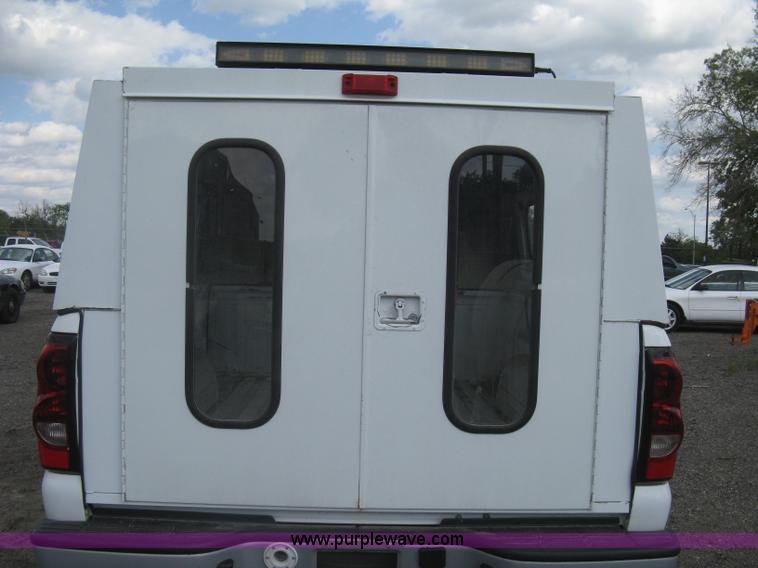 image for item AS9150 2006 Chevrolet Silverado 2500HD Crew Cab pickup truck