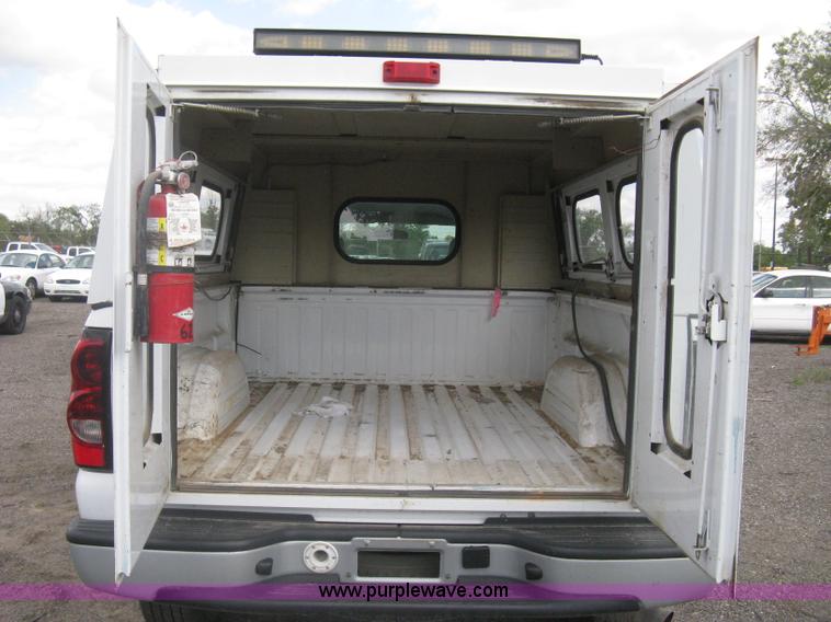 image for item AS9150 2006 Chevrolet Silverado 2500HD Crew Cab pickup truck