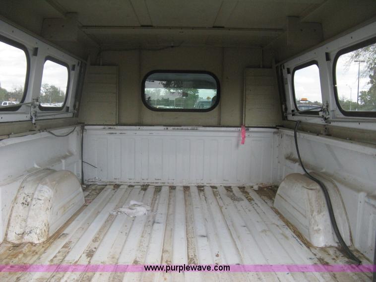 image for item AS9150 2006 Chevrolet Silverado 2500HD Crew Cab pickup truck