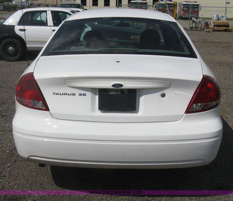 image for item AS9154 2006 Ford Taurus SE