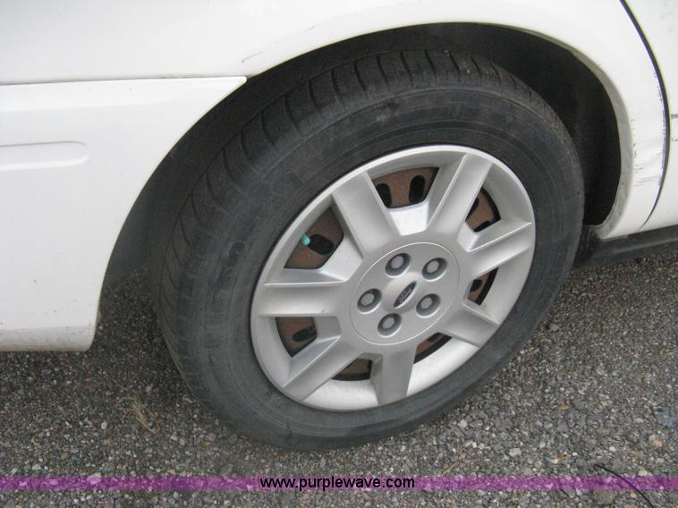 image for item AS9154 2006 Ford Taurus SE