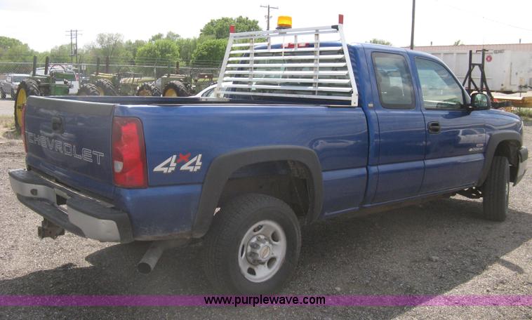 image for item AS9157 2003 Chevrolet Silverado 2500HD Ext. Cab pickup truck