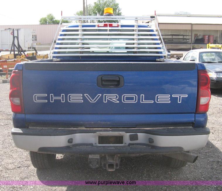 image for item AS9157 2003 Chevrolet Silverado 2500HD Ext. Cab pickup truck