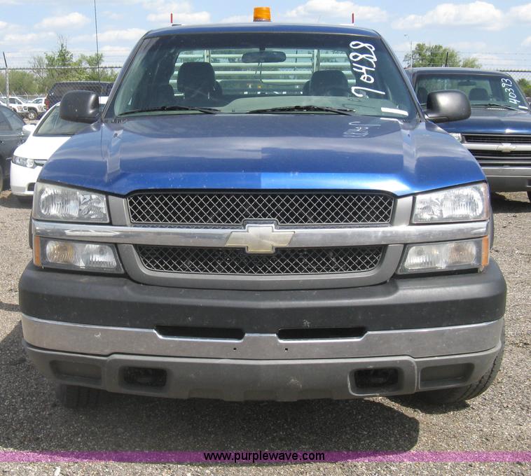 image for item AS9157 2003 Chevrolet Silverado 2500HD Ext. Cab pickup truck