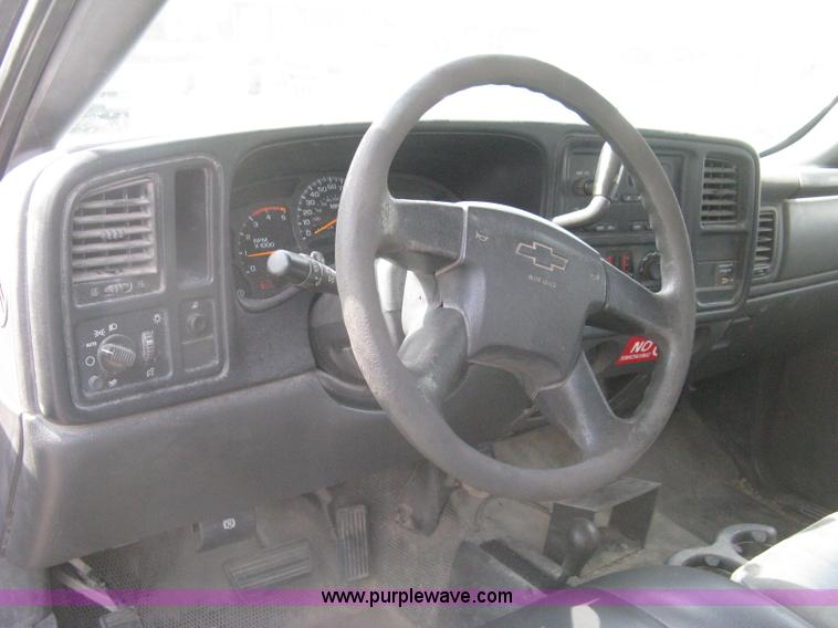 image for item AS9157 2003 Chevrolet Silverado 2500HD Ext. Cab pickup truck