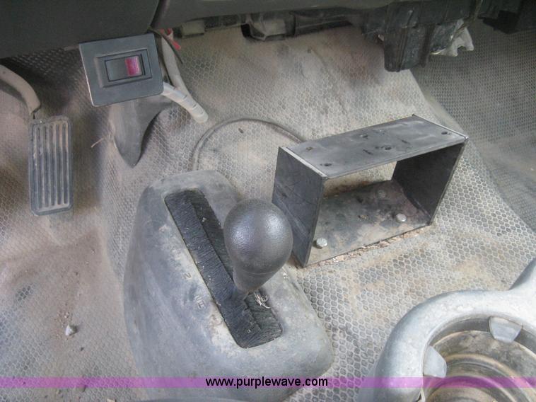 image for item AS9157 2003 Chevrolet Silverado 2500HD Ext. Cab pickup truck