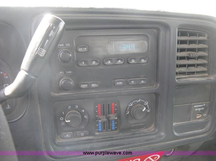 image for item AS9157 2003 Chevrolet Silverado 2500HD Ext. Cab pickup truck