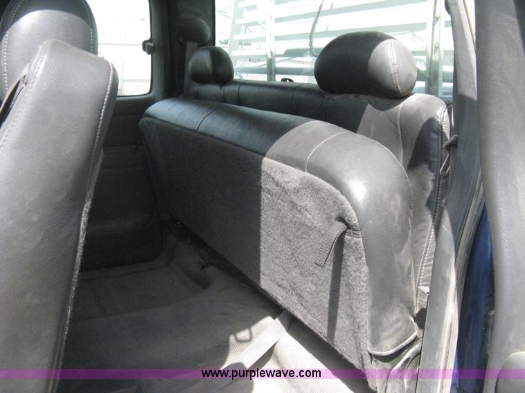 image for item AS9157 2003 Chevrolet Silverado 2500HD Ext. Cab pickup truck