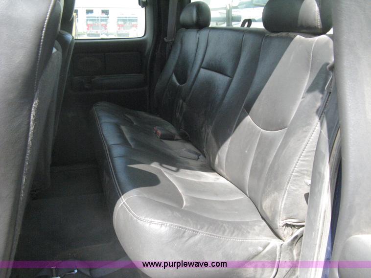 image for item AS9157 2003 Chevrolet Silverado 2500HD Ext. Cab pickup truck