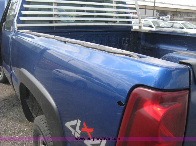 image for item AS9157 2003 Chevrolet Silverado 2500HD Ext. Cab pickup truck