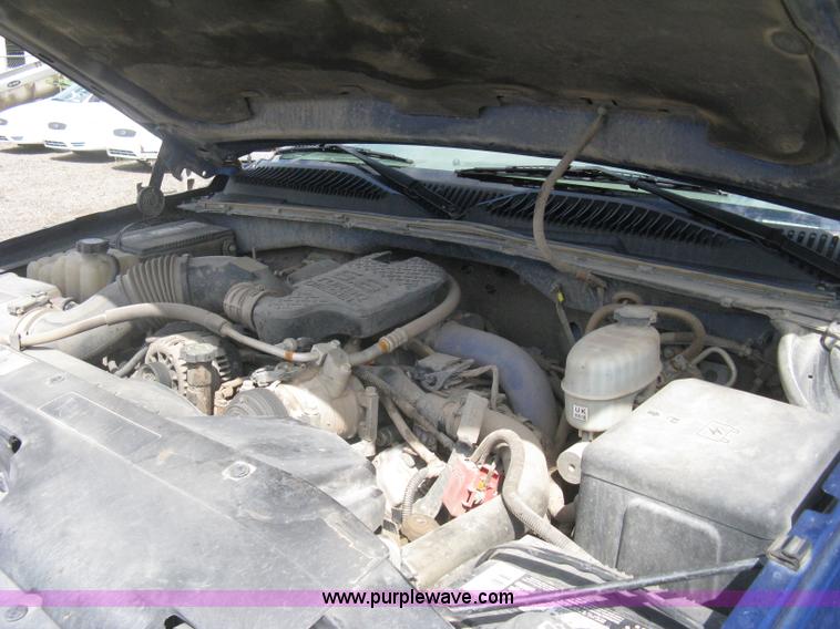 image for item AS9157 2003 Chevrolet Silverado 2500HD Ext. Cab pickup truck