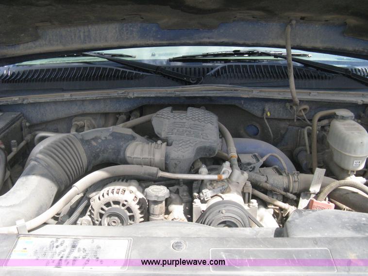 image for item AS9157 2003 Chevrolet Silverado 2500HD Ext. Cab pickup truck