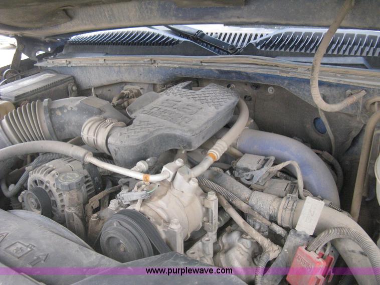 image for item AS9157 2003 Chevrolet Silverado 2500HD Ext. Cab pickup truck