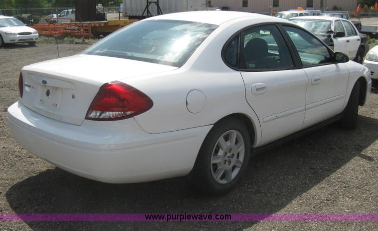 image for item AS9159 2006 Ford Taurus SE