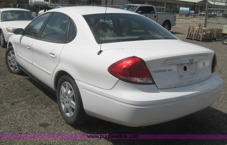 image for item AS9159 2006 Ford Taurus SE