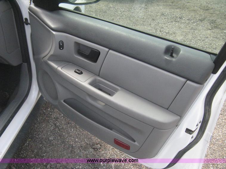 image for item AS9159 2006 Ford Taurus SE