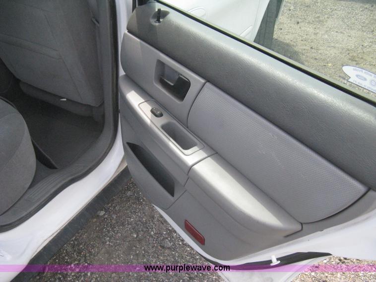 image for item AS9159 2006 Ford Taurus SE