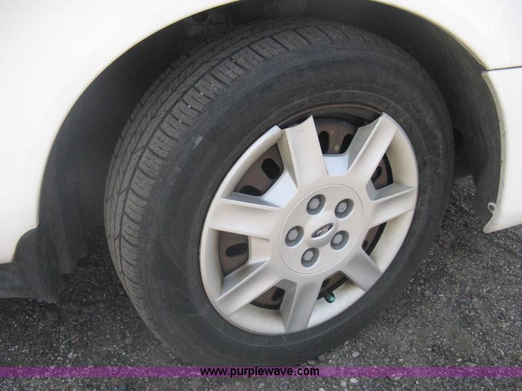 image for item AS9159 2006 Ford Taurus SE